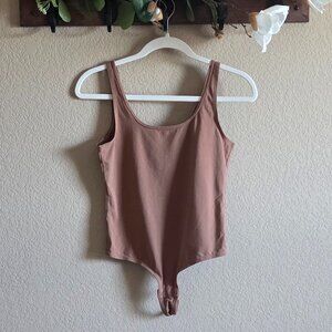 AUDEN TAN SCOOP NECK BODYSUIT